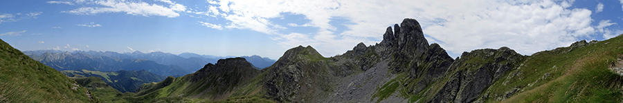 Quasi in vetta al Ponteranica centr....panorama !